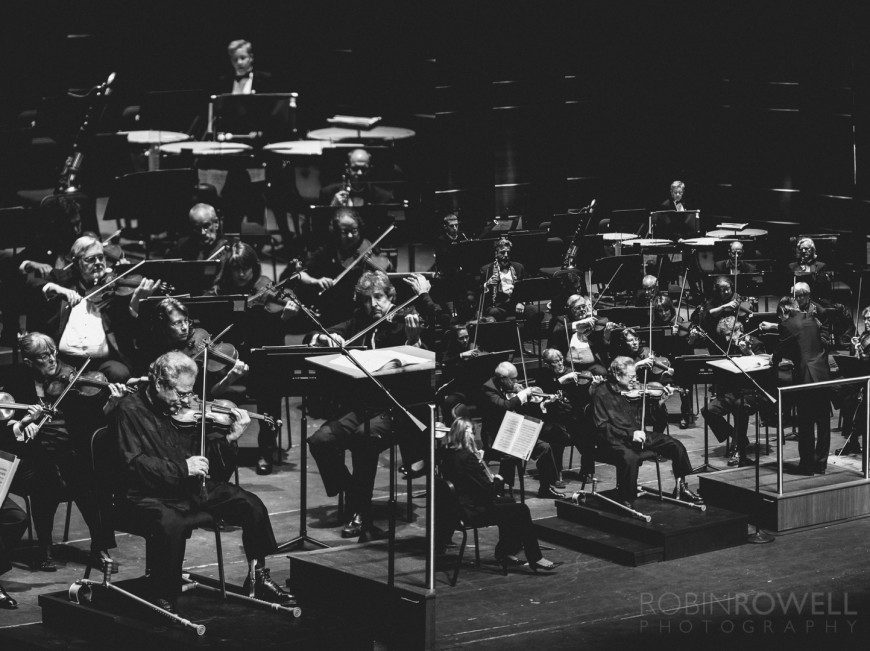Itzhak Perlman performing with the Austin Symphony Orchestra